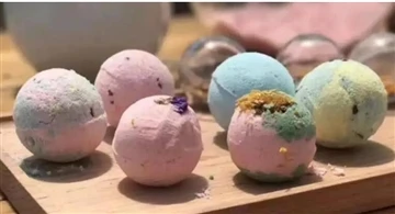 Dab tsi yog Bath Bomb? Tam sim no Qhia Koj
