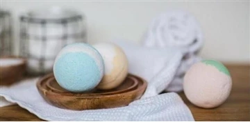 Bath Bombs Ua dab tsi