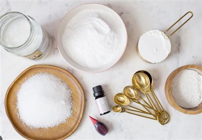 Yuav Ua Li Cas Peb Siv Citric Acid Rau Bath Bombs